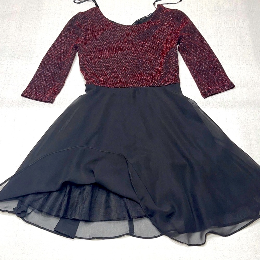 Amy’s closet Dress read shimmer with black mat condition size 7